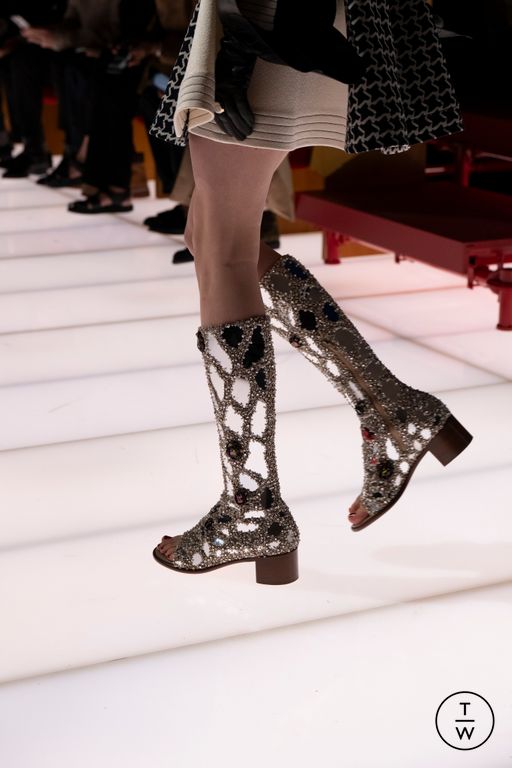 RS 26 Louis Vuitton Look 62