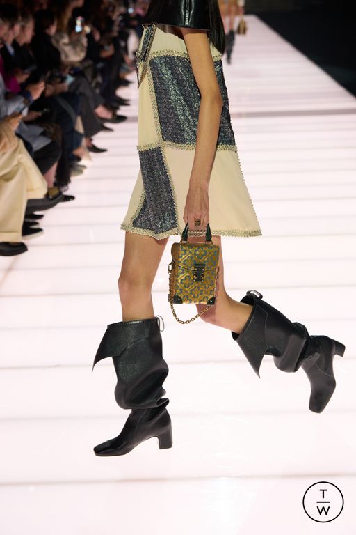 RS 26 Louis Vuitton Look 20