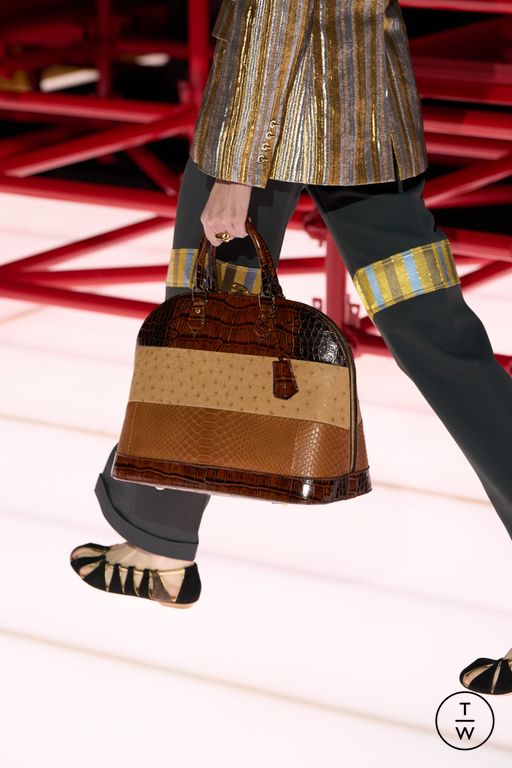 RS 26 Louis Vuitton Look 28