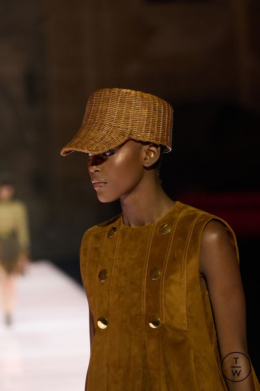 RS 26 Louis Vuitton Look 10