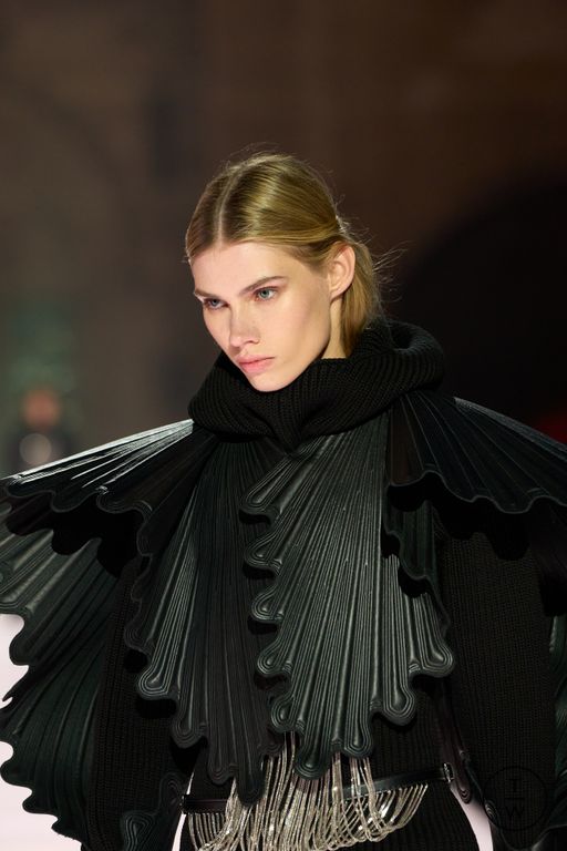 RS 26 Louis Vuitton Look 14