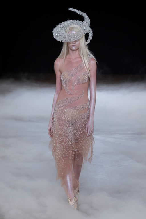 Iris Van Herpen - Fall/Winter 2026 - couture