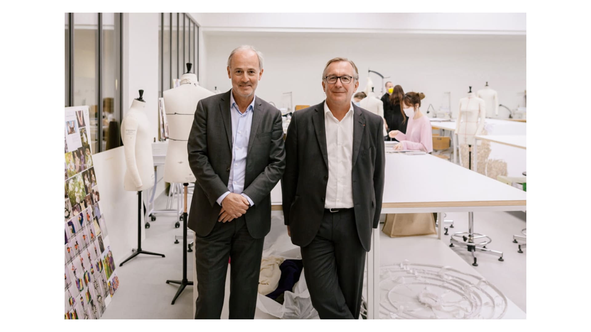 The CHANEL and le19M Chair in Fashion Savoir-Faire