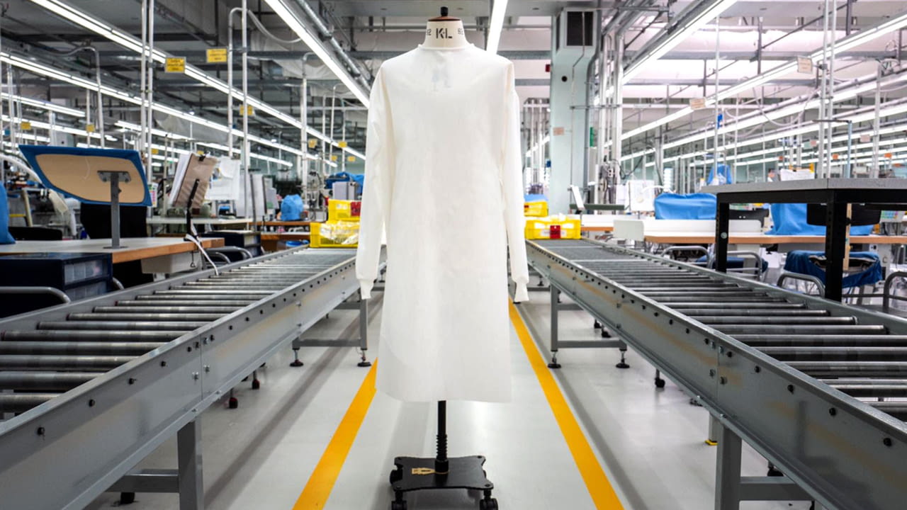 THE ZEGNA GROUP REOPENS ITS PRODUCTION FACILITIES IN ITALY AND SWITZERLAND TO MANUFACTURE 280,000 PROTECTIVE HOSPITAL SUITS FOR PIEDMONT REGION AND CANTON TICINO