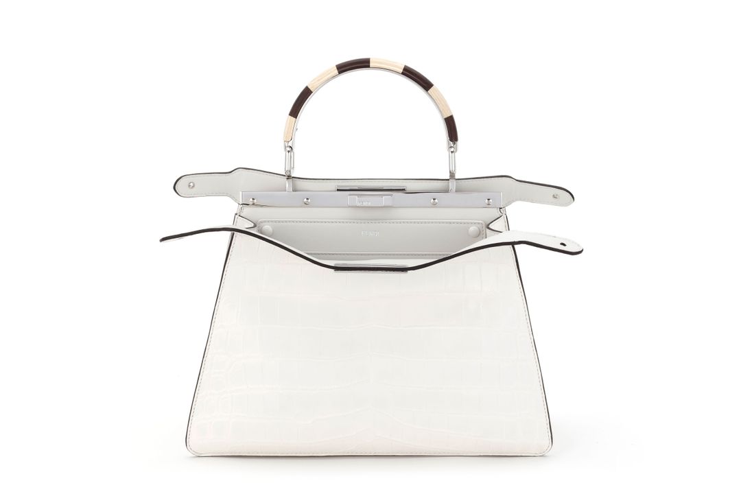 FENDI ANNOUNCES THE OPENING  OF ITS NEW BOUTIQUE IN MYKONOS, GREECE illustration 2