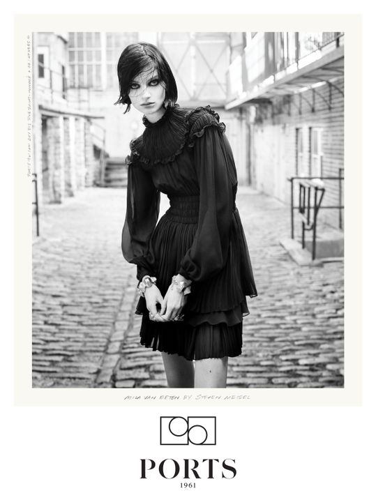 Bella, Vittoria & Friends | PORTS 1961 FW22 campaign illustration 7