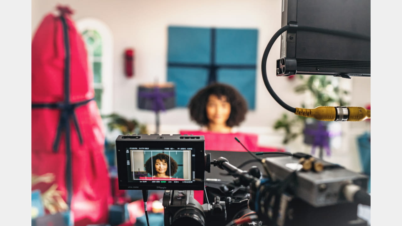 TORY BURCH UNVEILS “THAT’S A WRAP” WITH  YARA SHAHIDI AND RASHIDA JONES illustration 2