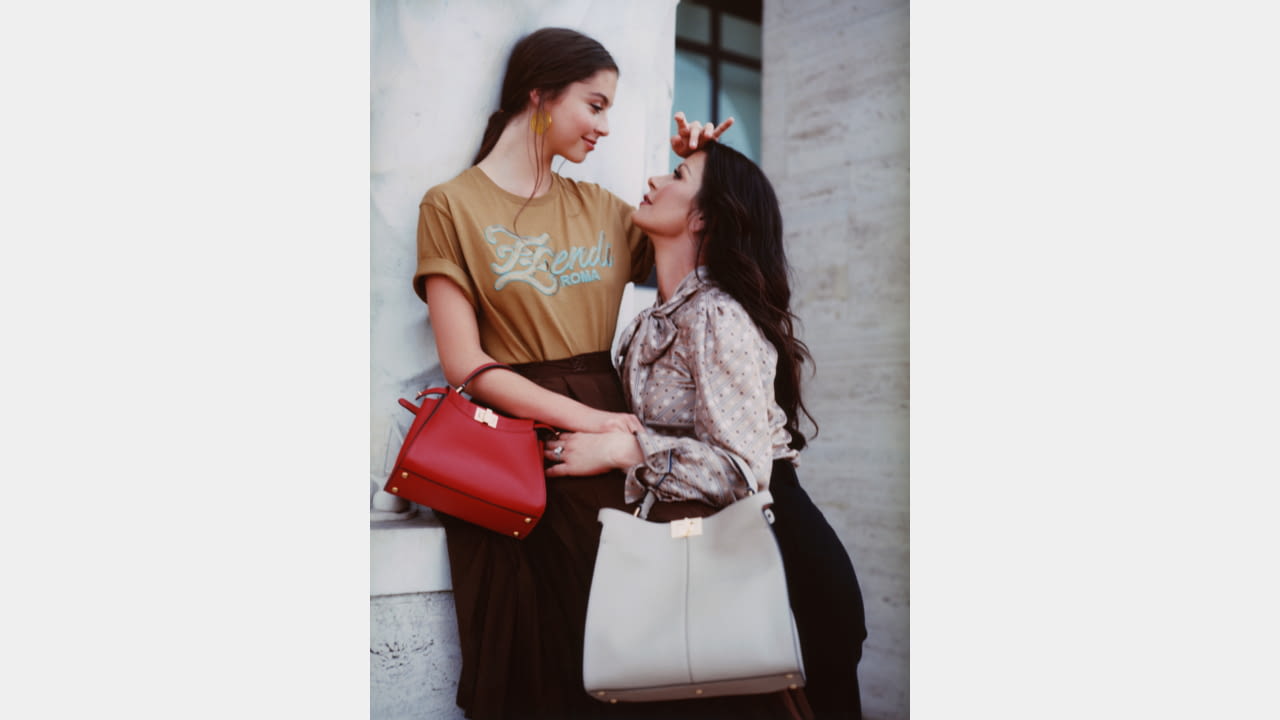 FENDI #MeAndMyPeekaboo - ETERNAL ICONS - Catherine Zeta-Jones and daughter Carys Douglas discover the Eternal City with their Peekaboo bags illustration 2