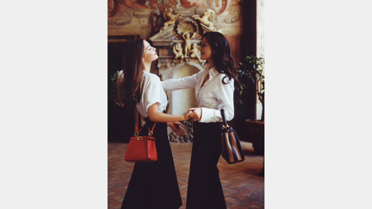 FENDI #MeAndMyPeekaboo - ETERNAL ICONS - Catherine Zeta-Jones and daughter Carys Douglas discover the Eternal City with their Peekaboo bags illustration 6