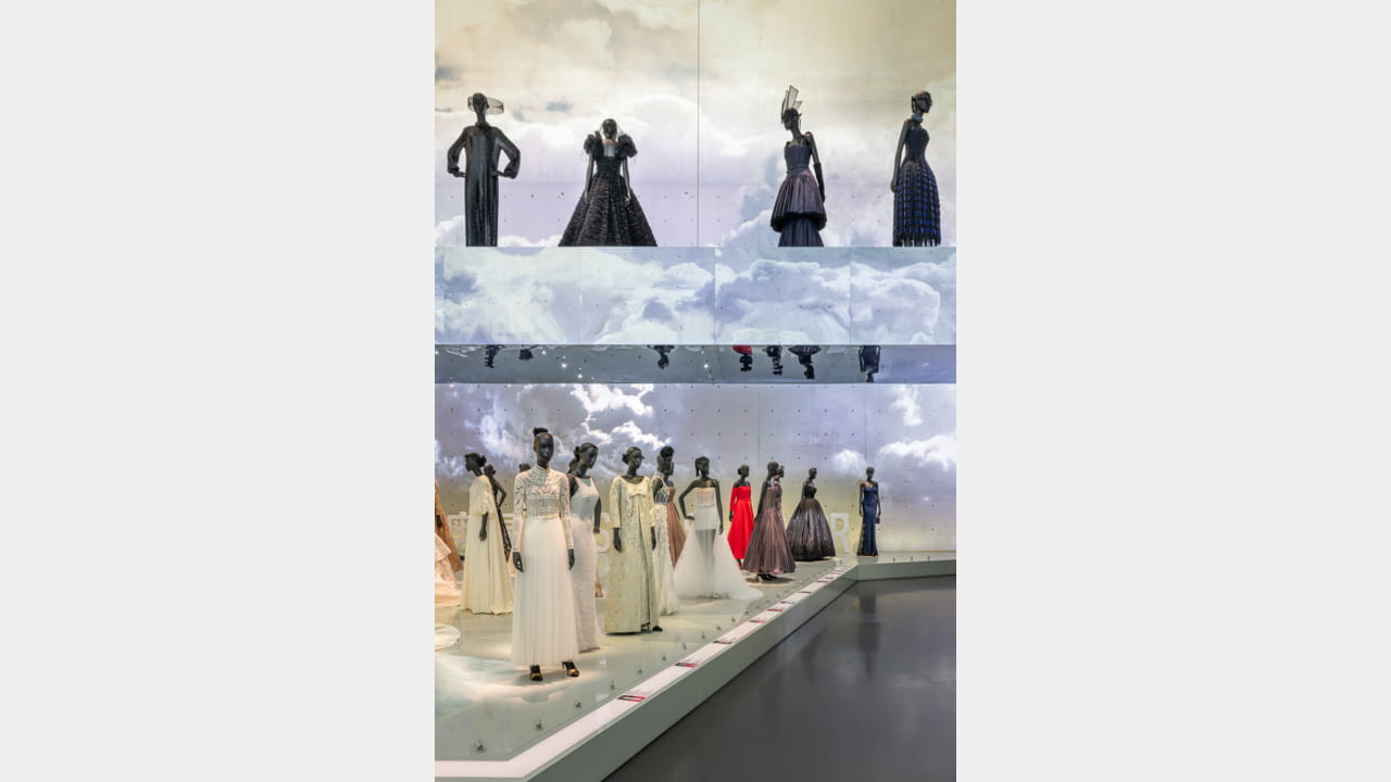DIOR PRESENTS THE EXHIBITION CHRISTIAN DIOR: DESIGNER OF DREAMS IN SHANGHAI illustration 4