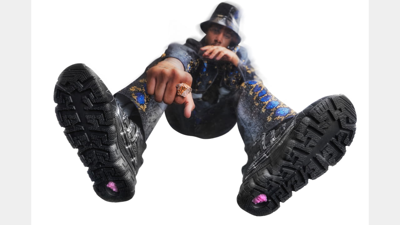 VERSACE LAUNCHES THE TRIGRECA SNEAKER illustration 1