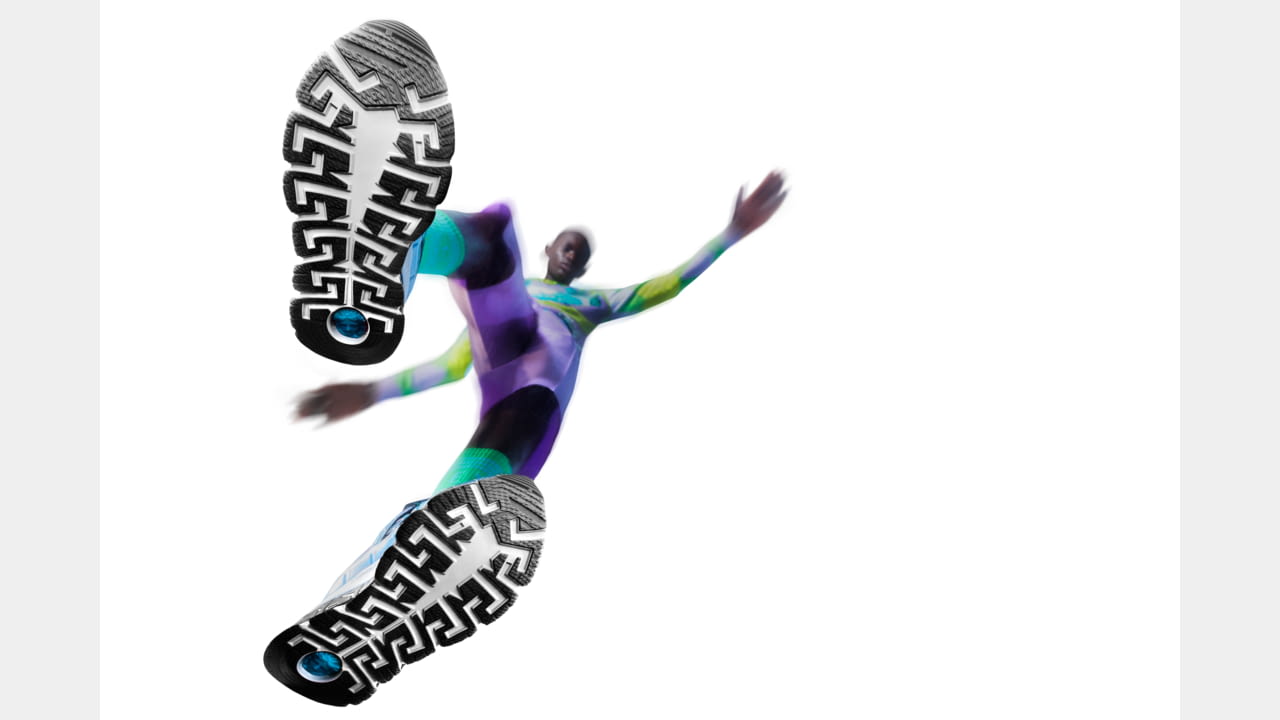 VERSACE LAUNCHES THE TRIGRECA SNEAKER illustration 3