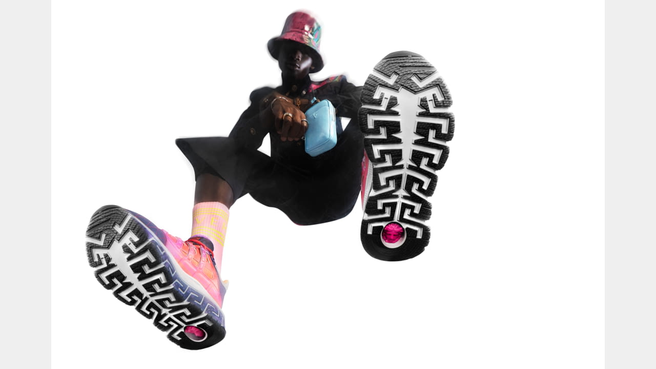 VERSACE LAUNCHES THE TRIGRECA SNEAKER illustration 4