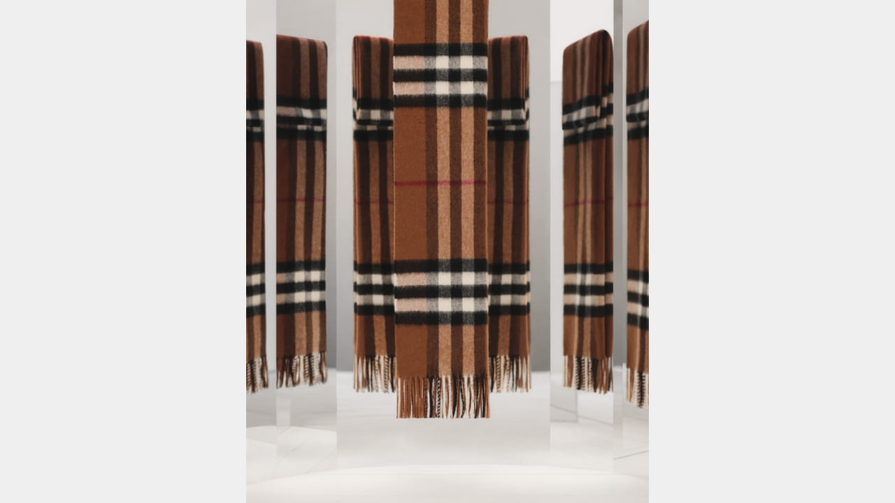 BURBERRY FESTIVE CHECK illustration 3