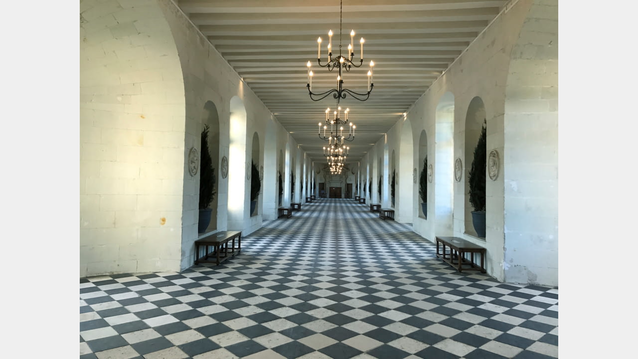 THE TEASER FOR THE “LE CHÂTEAU DES DAMES” 2020/21 MÉTIERS D’ART COLLECTION AS SEEN BY JUERGEN TELLER illustration 5