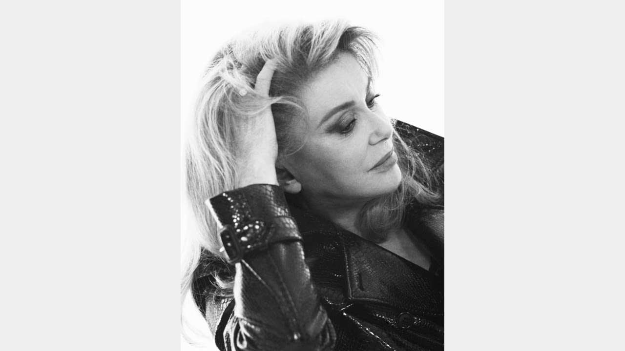 SAINT LAURENT THE CLASSIC TRENCH COAT BY ANTHONY VACCARELLO illustration 1