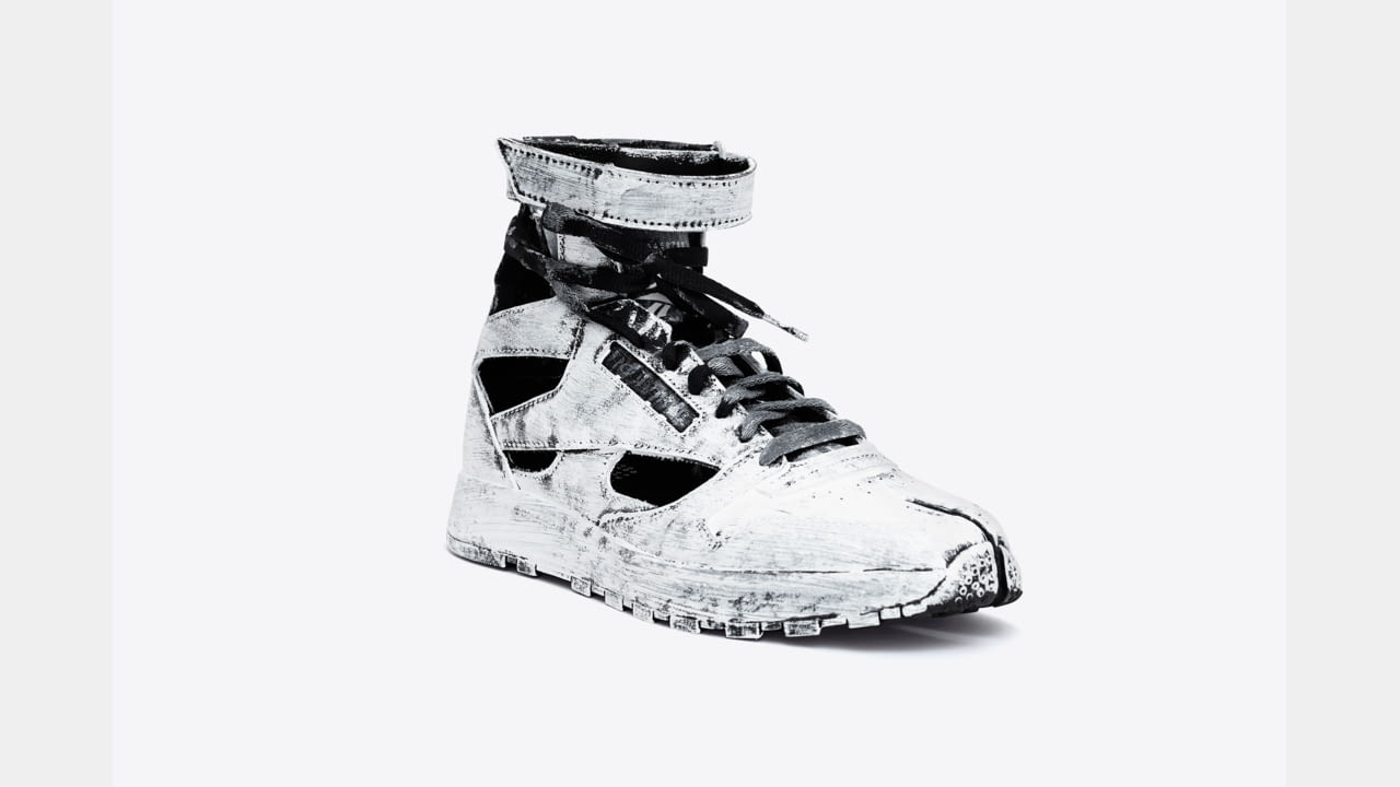 Maison Margiela and Reebok release a new sneaker : the Classic Leather Tabi High illustration 2