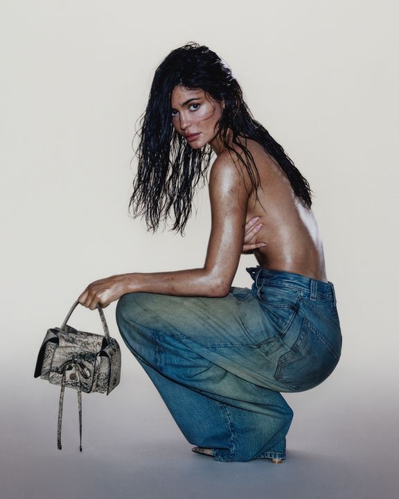 Kylie Jenner wants to look just like sis Kim Kardashian & here's proof |  MamasLatinas.com