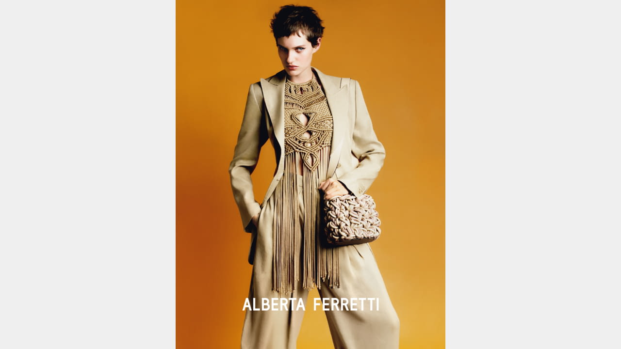 ALBERTA FERRETTI UNVEILS THE NEW SS 22 ADVERTISING CAMPAIGN illustration 4