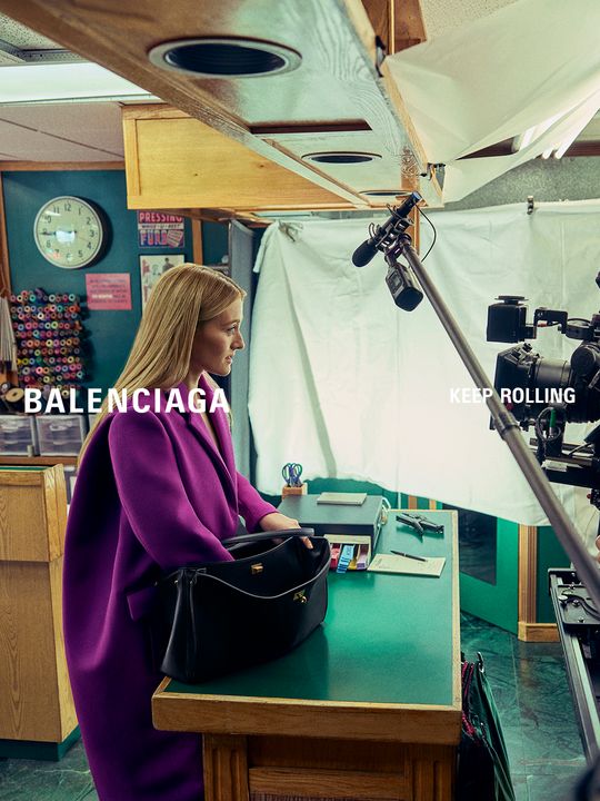 BALENCIAGA FALL 26 CAMPAIGN – A NEW YORK MINUTE: KEEP ROLLING illustration 2