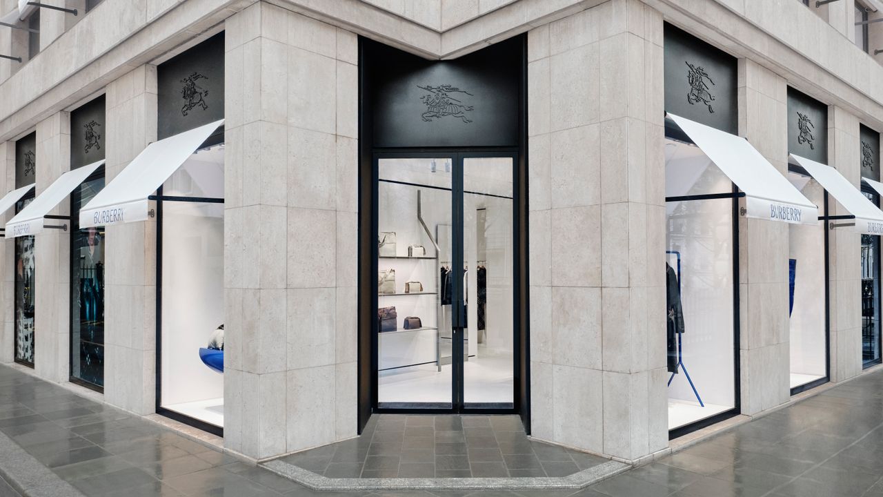 Burberry opens a new store in Paris illustration 1