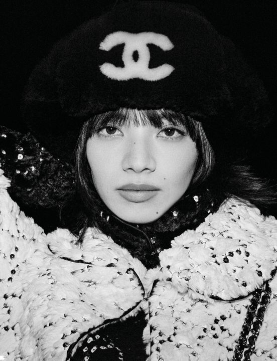The Chanel Coco Neige 2025-2026 Collection Campaign illustration 8