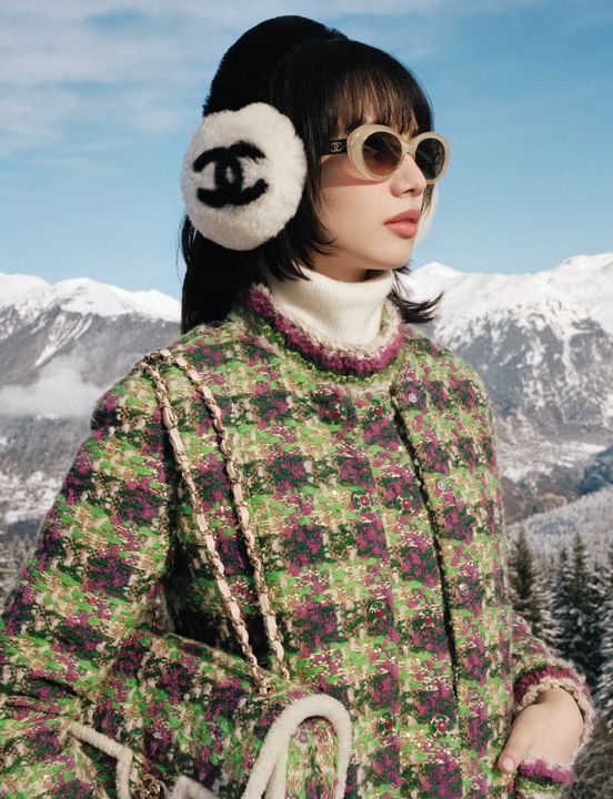 The Chanel Coco Neige 2025-2026 Collection Campaign illustration 2