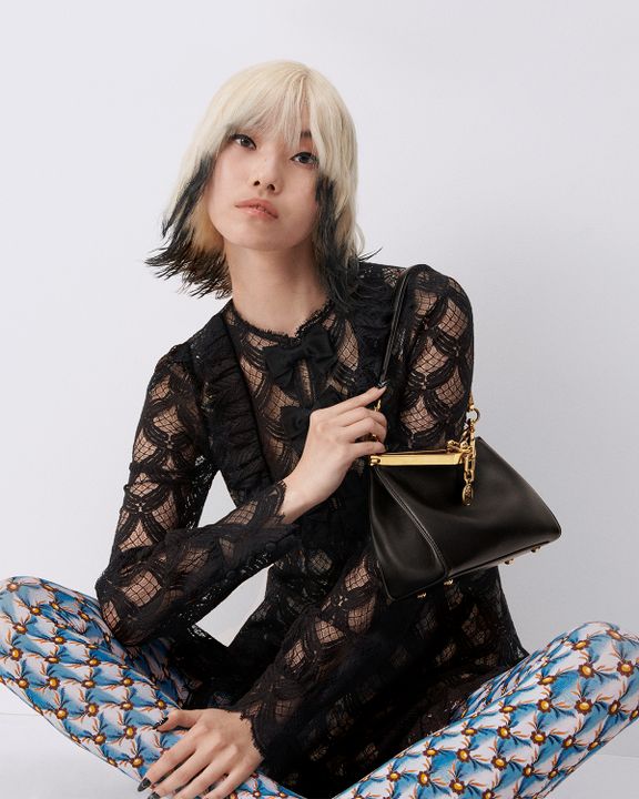 The article: Etro launches the mini version of the Vela bag