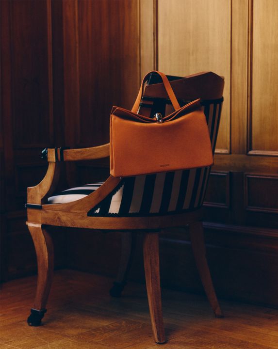 Jacquemus Unveils New Campaign - A Day With Pamela And Her Sons illustration 3