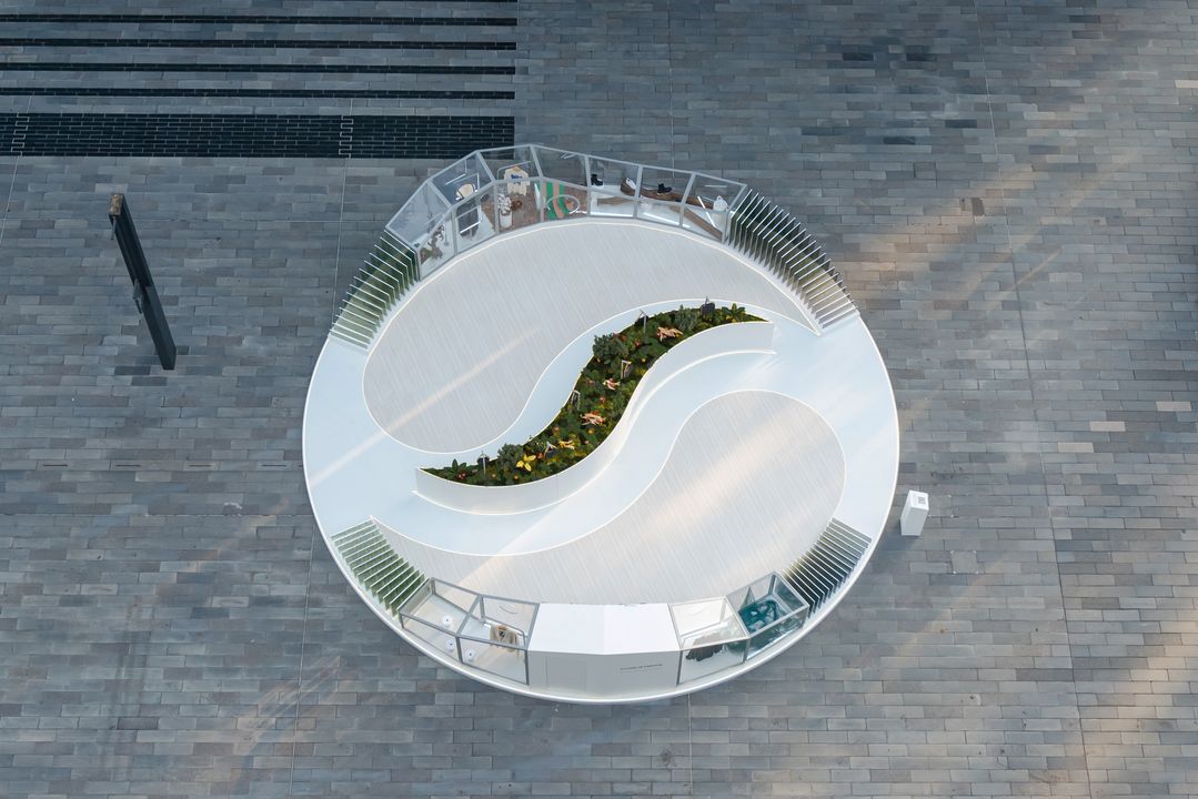 STELLA McCARTNEY LAUNCHES THIRD EDITION OF ‘FUTURE OF FASHION’ MATERIAL INNOVATION INSTALLATION FOR THE FIRST TIME IN THE MIDDLE EAST AT DUBAI DESIGN WEEK illustration 1