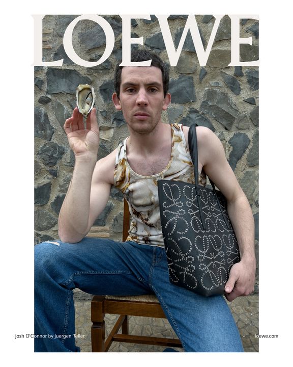 THE NEW LOEWE CAMPAIGN BRINGS PLAYFULNESS BACK TO LIFE illustration 3