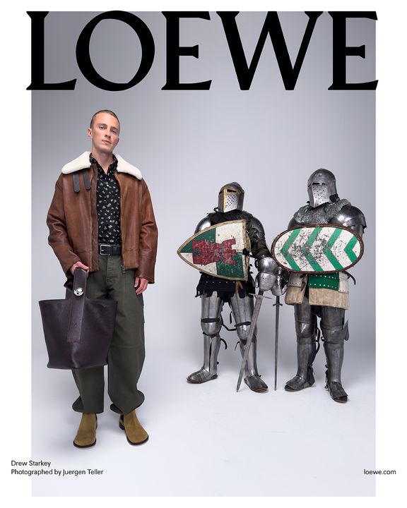 Loewe Launches SS25 Precollection Campaign By Juergen Teller illustration 3