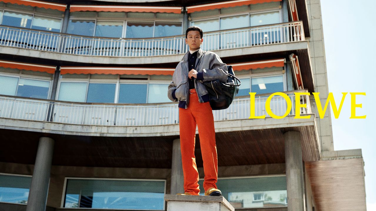 LOEWE SS27 Precollection Campaign illustration 6