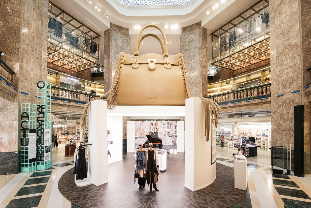 Michael Kors Unveils Immersive Experience At Galeries Lafayette In Paris illustration 6