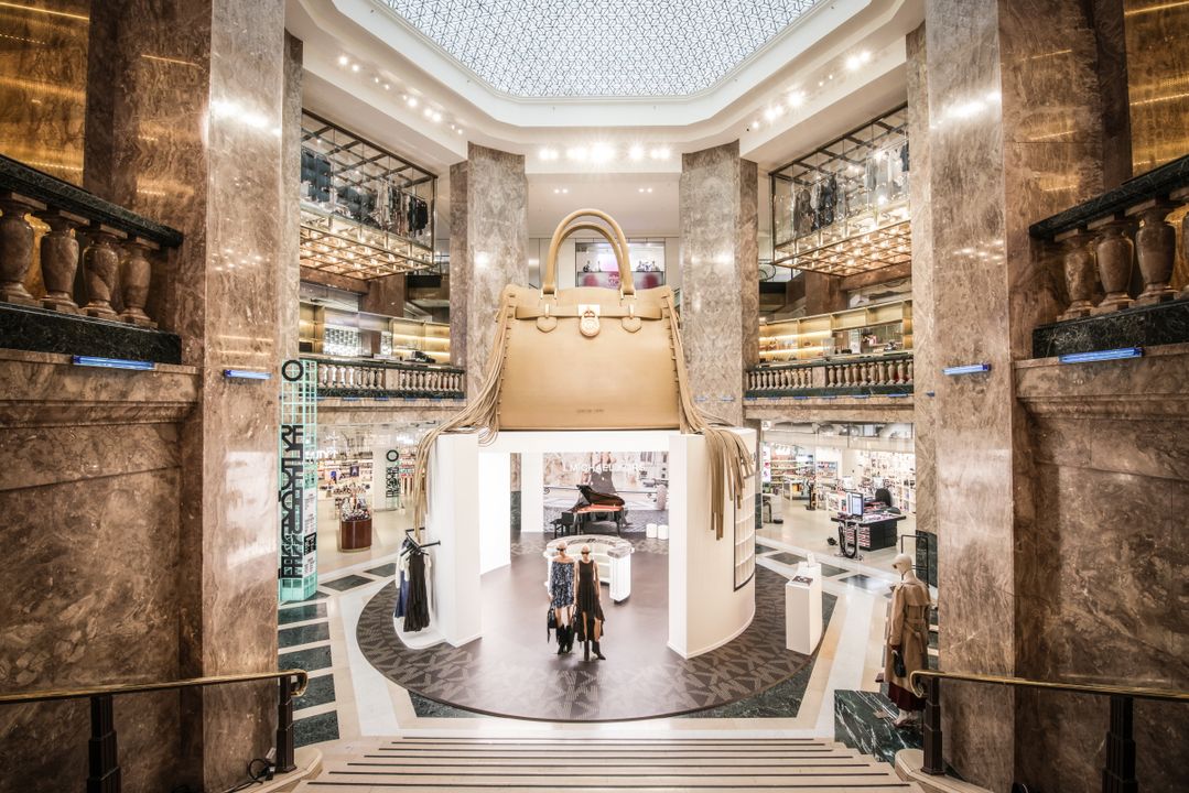 Michael Kors Unveils Immersive Experience At Galeries Lafayette In Paris illustration 1