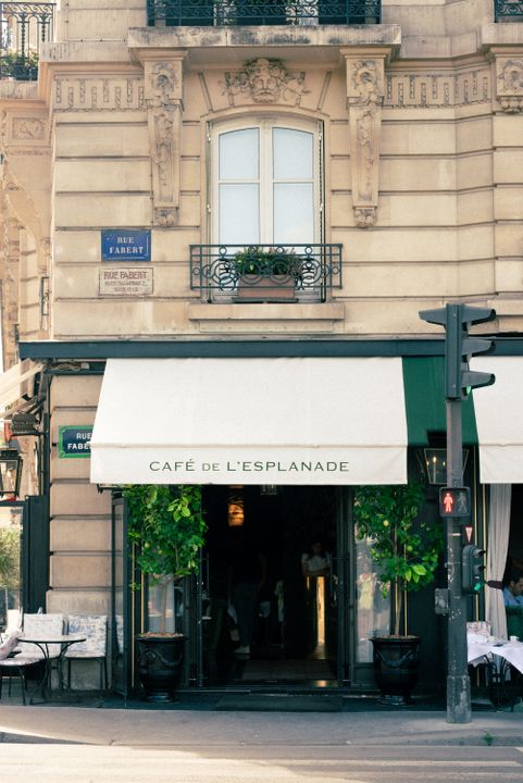 PHILOSOPHY TERRASSE AT CAFEì DE L'ESPLANADE IN PARIS illustration 2