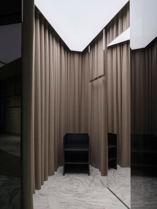 SAINT LAURENT NEW STORE CHAMPS ÉLYSÉES illustration 6