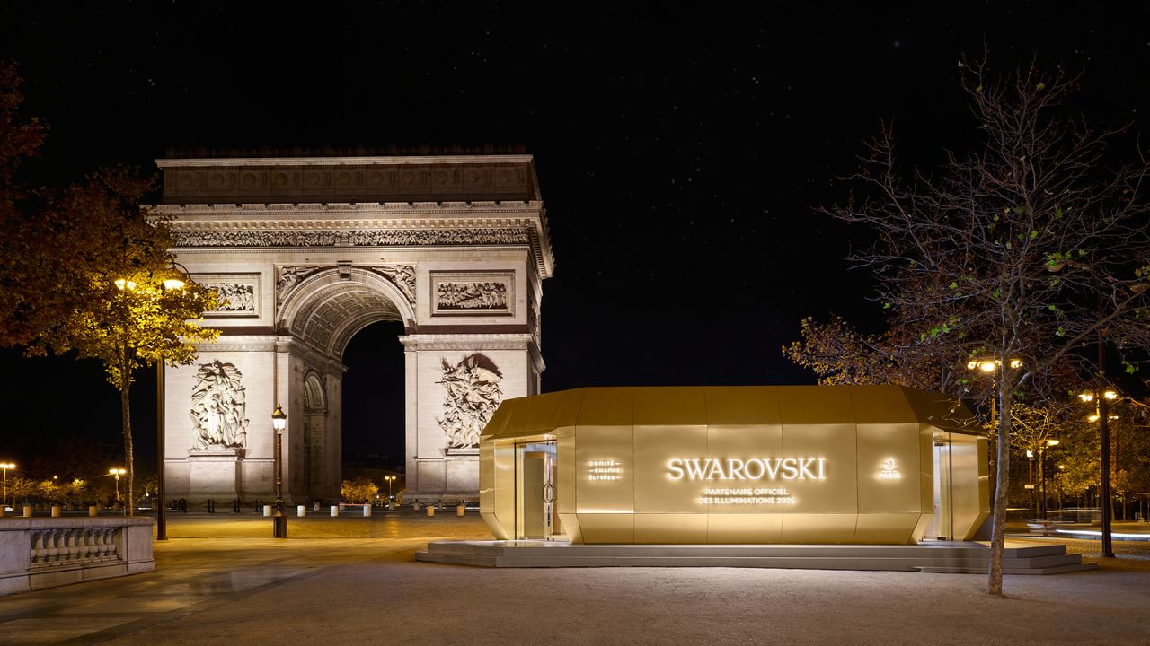 SWAROVSKI LIGHTS UP PARIS AS EXCLUSIVE SPONSOR OF THE CHAMPS-ELYSÉES ILLUMINATIONS illustration 2