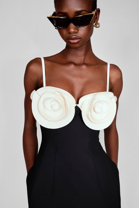 VALENTINO GARAVANI ROSE-ROUCHE 1959 PUMPS illustration 1