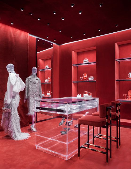 Maison Valentino unveils the new store in Paris illustration 3