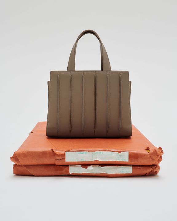 Max Mara - 10th Anniversary Of The Whitney Bag illustration 5