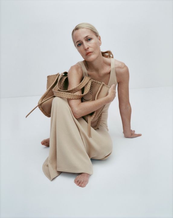 Chloé unveils a series of portraits featuring Gillian Anderson for its Pre-Fall 2022 collection illustration 1