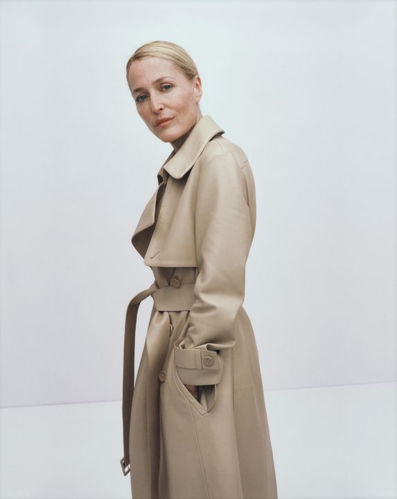 Chloé unveils a series of portraits featuring Gillian Anderson for its Pre-Fall 2022 collection illustration 3