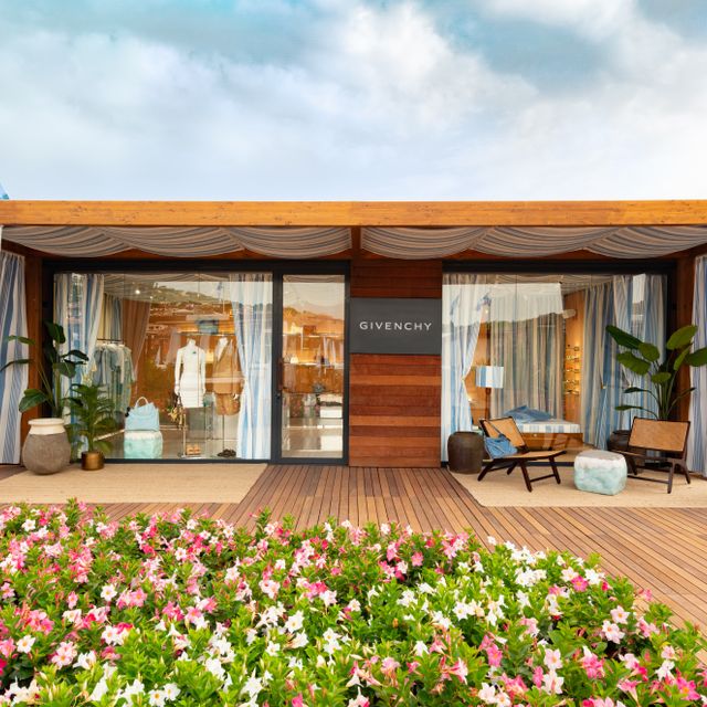 Givenchy inaugurates its plage pop-up in Porto Cervo