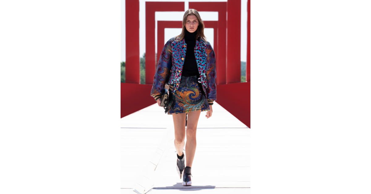 Louis Vuitton RE22 womenswear #22 - Tagwalk: The Fashion Search Engine