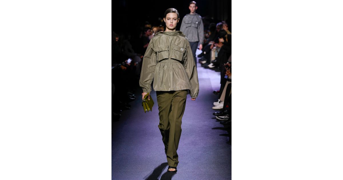 Jacquemus SS23 womenswear #32 - Tagwalk: The Fashion Search Engine