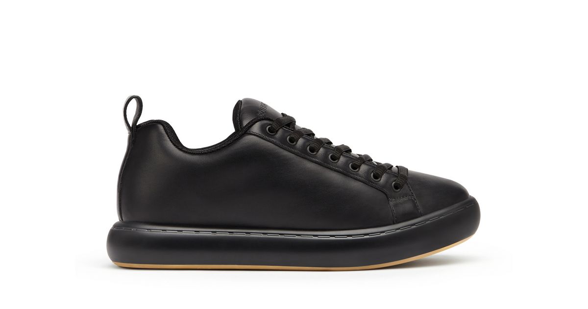 The article: Bottega Veneta - WINTER 2022 PILLOW SNEAKER