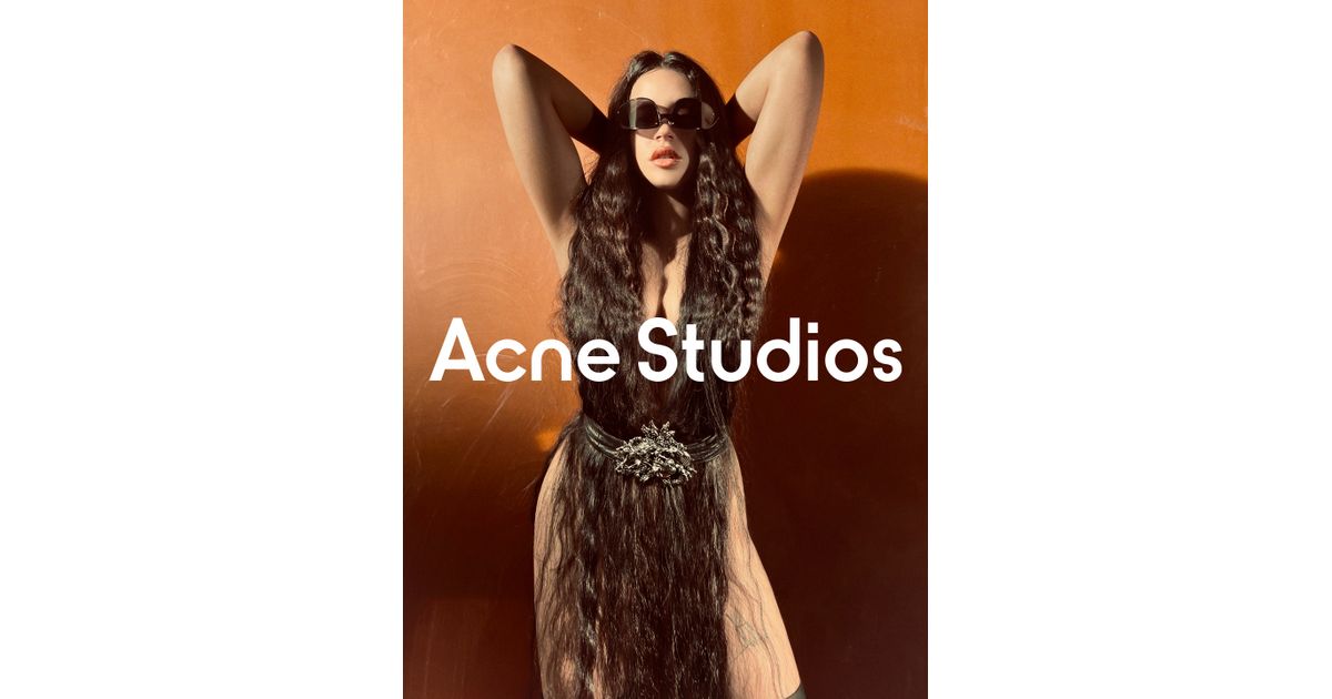 ROSALÍA FRONTS THE ACNE STUDIOS FALL/WINTER CAMPAIGN - Numéro