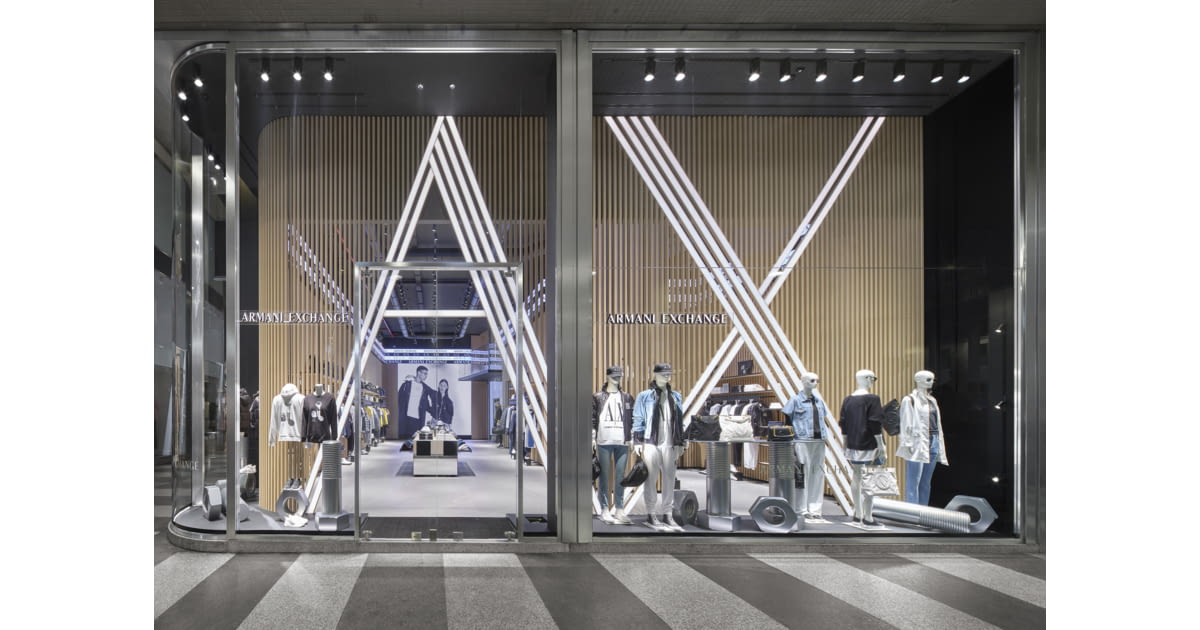 The article: AX ARMANI EXCHANGE, 30 YEARS AFTER ITS