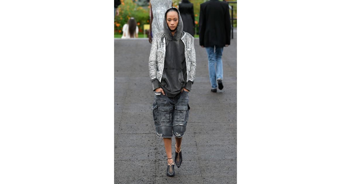 Givenchy SS23 womenswear #37 - Tagwalk: The Fashion Search Engine